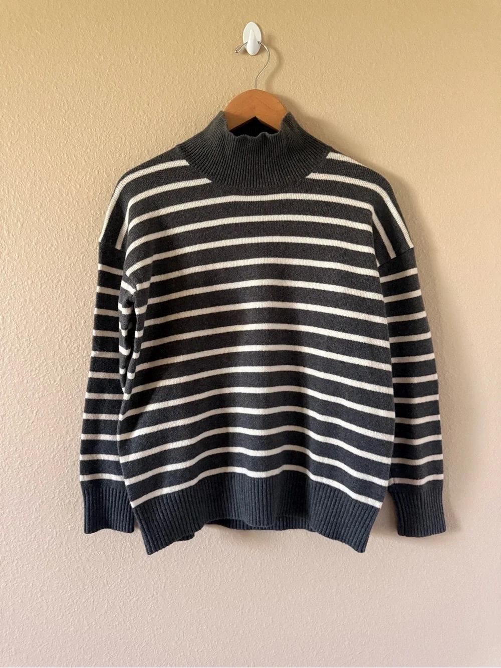 Banana Republic Grey and White Striped Turtleneck Sweater